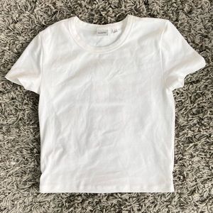 Aritzia Sunday Best little ribbed tee